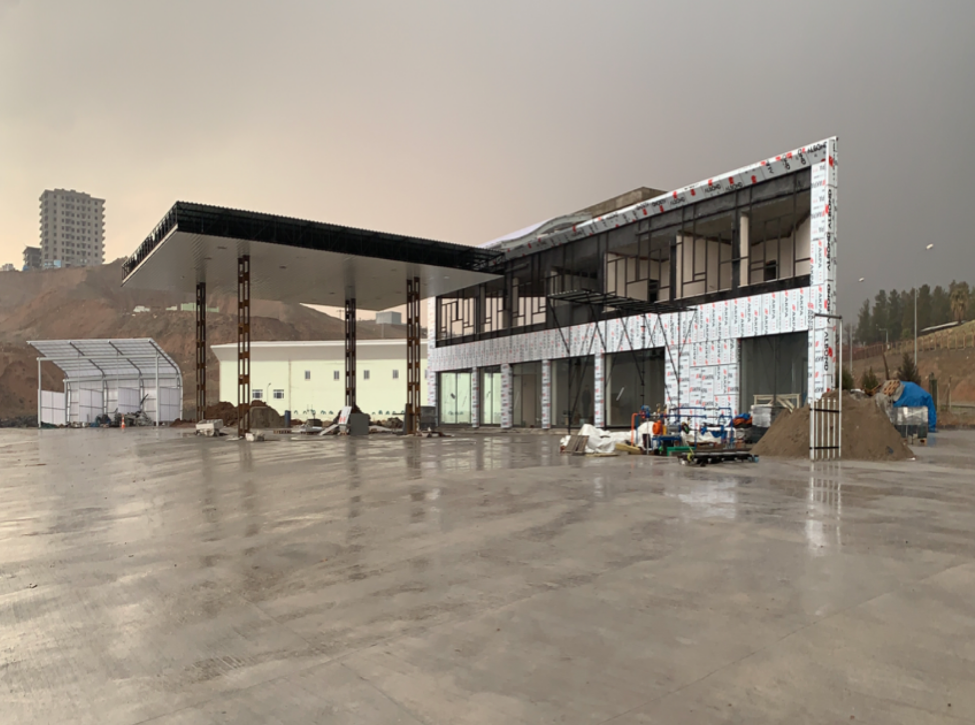 4 Adalı Akaryakıt istasyonu inşaatı yapımı