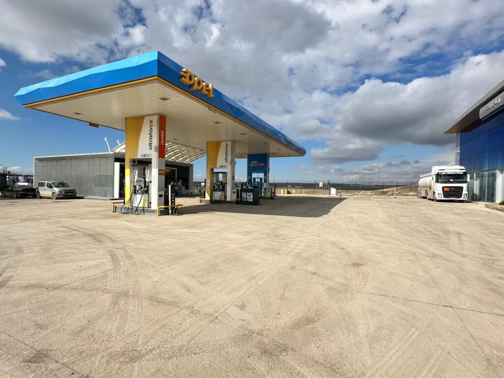 WhatsApp Image 2026-02-04 at 13.59.00